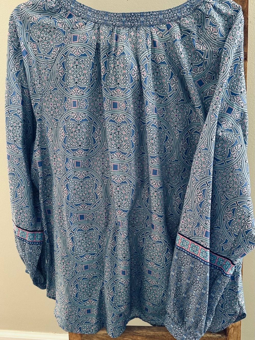 Talbots Blue and Pink Medallion Print Peasant Top -L - Picture 11 of 11